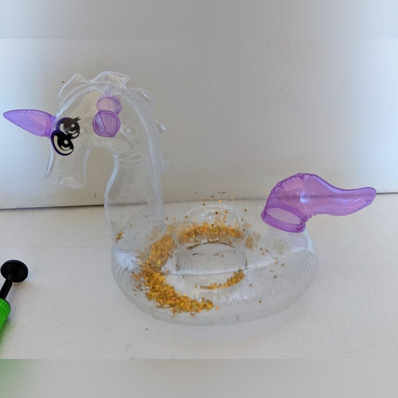 Inflatable Glitter Unicorn For Barbie Dolls - Picture 6 of 11